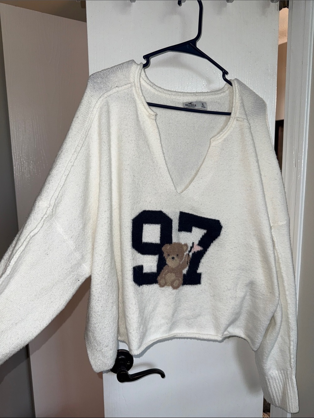 Hollister Cream V-Neck Teddy 97 Pullover Sweater